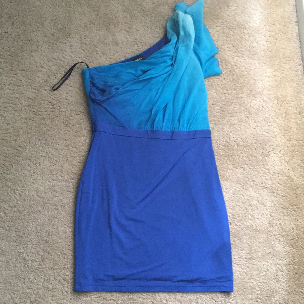 Bebe dress